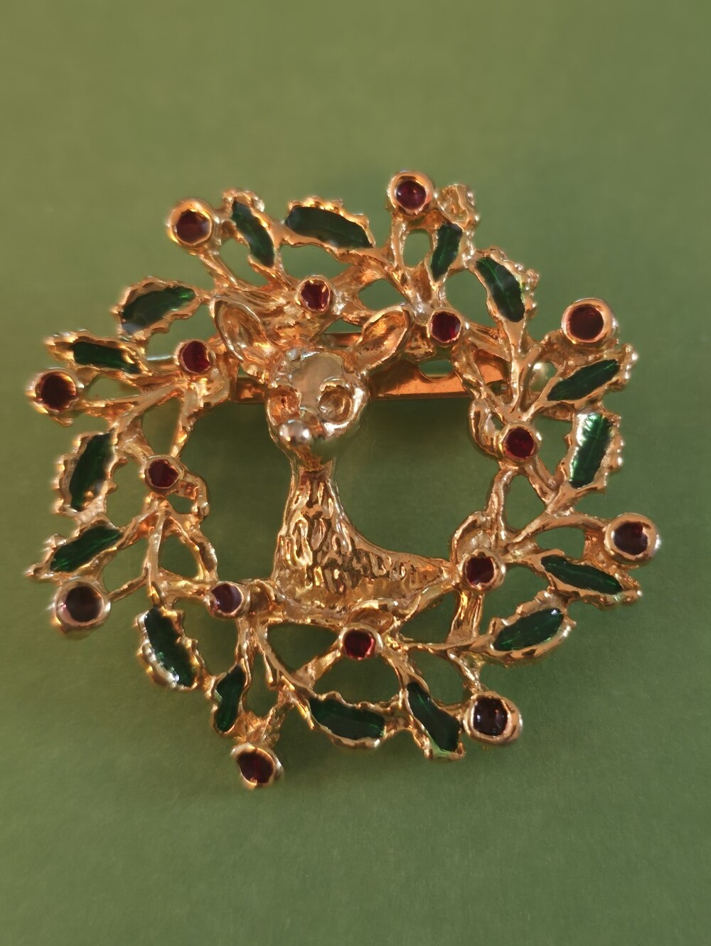 Vintage Unsigned Christmas Brooch Pin Wreath Deer Gold Tone Red Green Holiday